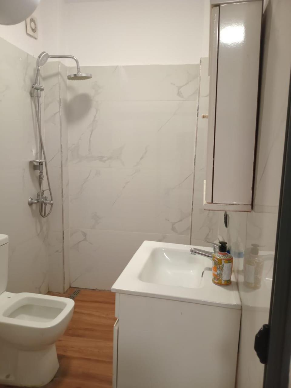1 Minute From City Center - Double Size Bed * Tirana