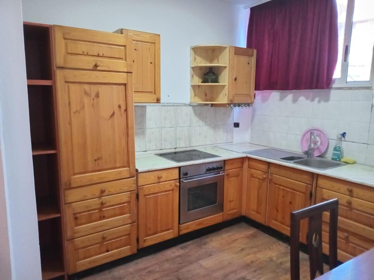 Couette-café 1 Minute From City Center - Double Size Bed *